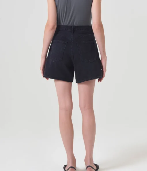 Stella Short in Bat
